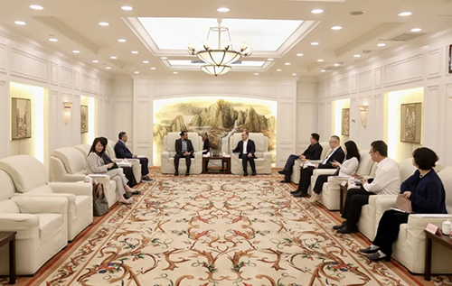 上海长宁区长刘平会见康宝莱史蒂芬·格拉茨尼