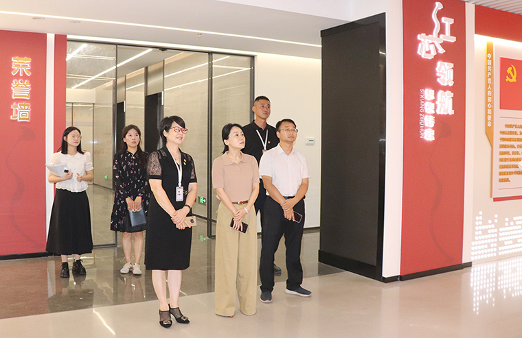 长沙市雨花区委社会工作部部长、两新工委书记董玲玲一行莅临绿之韵中心调研