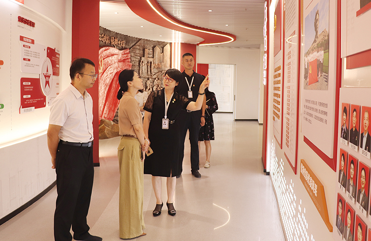 长沙市雨花区委社会工作部部长、两新工委书记董玲玲一行莅临绿之韵中心调研