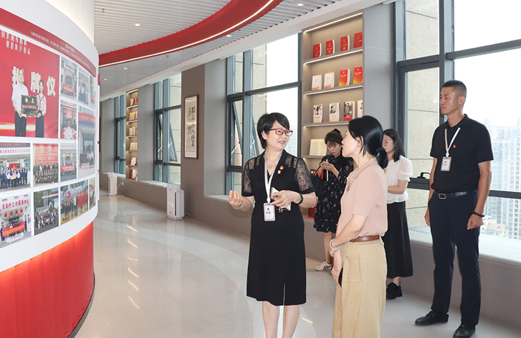 长沙市雨花区委社会工作部部长、两新工委书记董玲玲一行莅临绿之韵中心调研