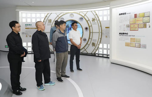 长沙市工商联副主席王准一行调研绿之韵中心